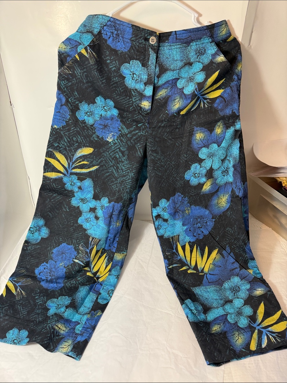 Chico's  Floral Print Elastic Waist capri/short leg in Blue, Gray and Yellow